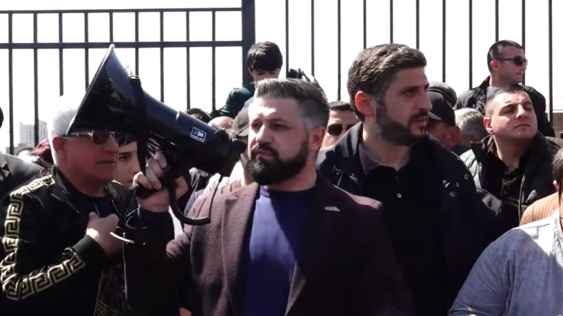 Opposition member urges Pashinyan's team to 'calm down'