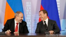 Пересекутся ли пути Пашиняна и Медведева в Тегеране?