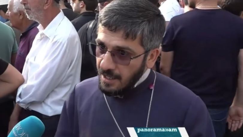 Ակադեմիական կրթություն չունեն, մասնագետ չեն, բայց վարդապետին վարդապետական դասեր են տալիս․ Ռուբեն վարդապետ Զարգարյան