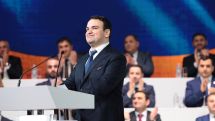 Armenians face choice between Pashinyan and Karapetyan, opposition figure says