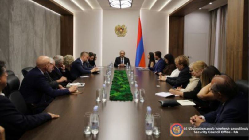 Armenian security chief meets with Save Armenia Judeo-Christian Alliance delegation