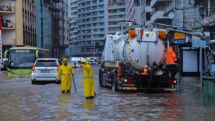 Последствия дождя на курорте в Грузии: вода затопила улицы Батуми и создала проблемы
