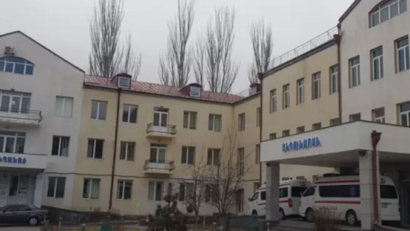 Գորիսում հայտնի «Փոսիկի աղբյուր» բացօթյա տաղավարից 17 քաղաքացի, որոնցից 11-ն անչափահասներ, տեղափոխվել են հիվանդանոց