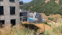 Ծաղկաձորում կառուցվող էլիտար թաղամասի հարևանությամբ հայտնաբերել է 2 տղամարդու մարմին, 2 հոգի էլ տեղափոխվել է հիվանդանոց