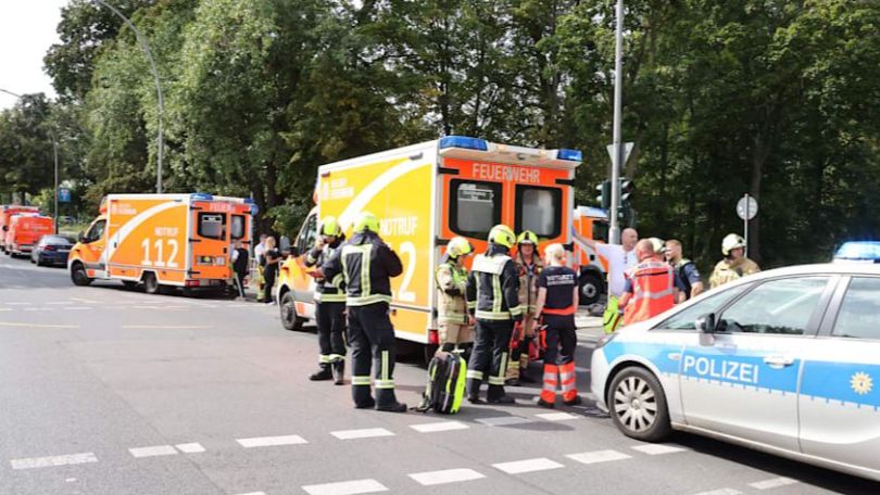 В Берлине автомобиль въехал в толпу людей