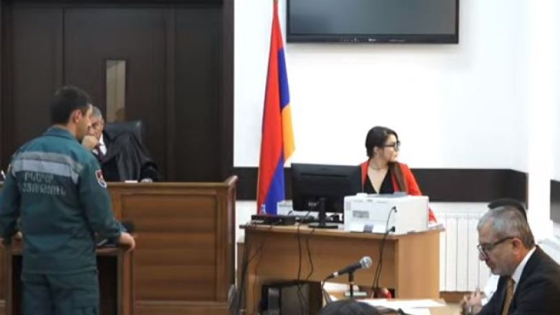 2-3 հոգի մահճակալի տակ իրար էին փաթաթված, մեկ հոգի մնացել էր ճաղավանդակի ու մահճակալի արանքում. Ազատի զինվորական կացարանի հրդեհի գործով վկա