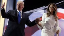 Специалист по чтению по губам рассказал, о чем спорили Трамп и Меланья на борту вертолета
