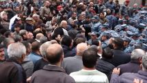 Police clash with protesters outside Gyumri City Hall