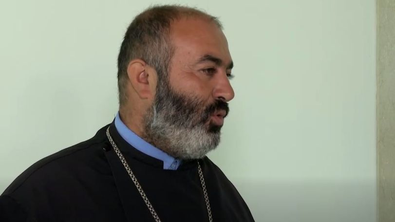 Նիկոլ Փաշինյանը շոու, քաղաքական միջոցառում է անում՝ ֆեյք քահանայով. Տեր Վրթանես