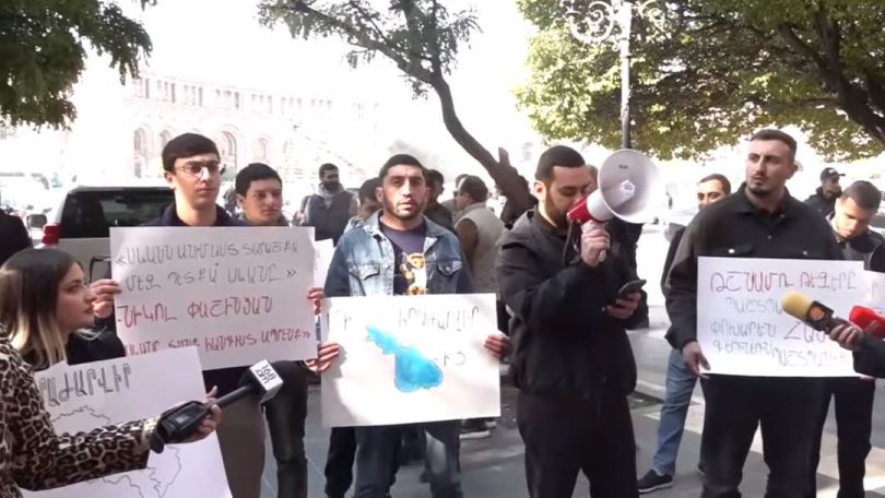 Пашинян, Рубинян и Симонян из всех сил поддерживают кампанию Алиева по присвоению озера Севан: акция у правительства Армении