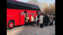 Armenian civil servants bused to government gathering