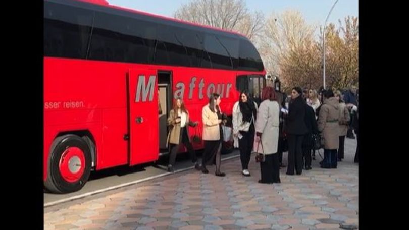 Armenian civil servants bused to government gathering
