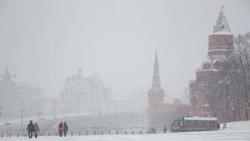 Сильный снегопад накрыл Москву: объявлен «желтый» уровень опасности