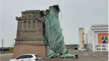 Strong winds topple 24-meter Statue of Liberty replica in Brazil