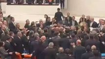 Депутаты парламента Турции подрались во время обсуждения бюджета