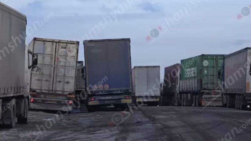 Երևան-Մեղրի ավտոճանապարհին իրանցի վարորդները ստեղծել են երկկողմանի արհեստական խցանումներ
