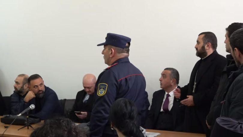 Տեր Գարեգինի նկատմամբ կիրառված խափանման միջոցը երկարաձգվեց ևս մեկ ամսով, բայց ամեն կիրակի կարող է մասնակցել Սուրբ պատարագի