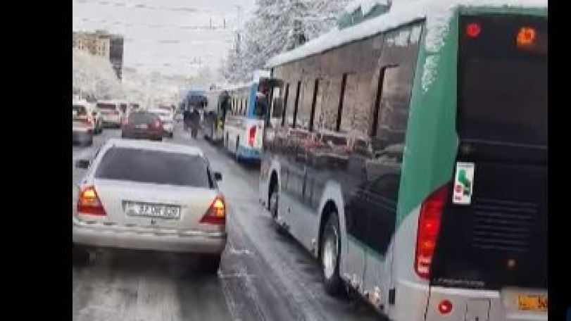 Public transport disrupted in Yerevan amid icy roads