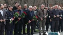 Serzh Sargsyan pays tribute to former PM Andranik Margaryan at Komitas Pantheon