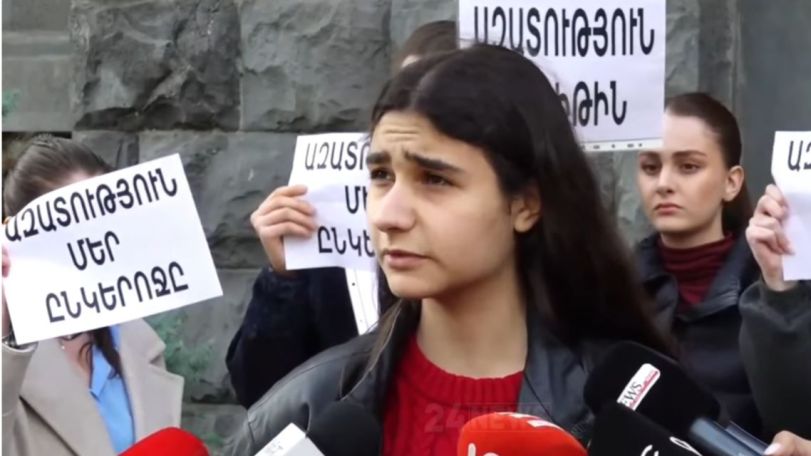 Пересмотреть арест Давида Минасяна и содействовать его освобождению: одноклассники арестованного школьника обратились к генпрокурору