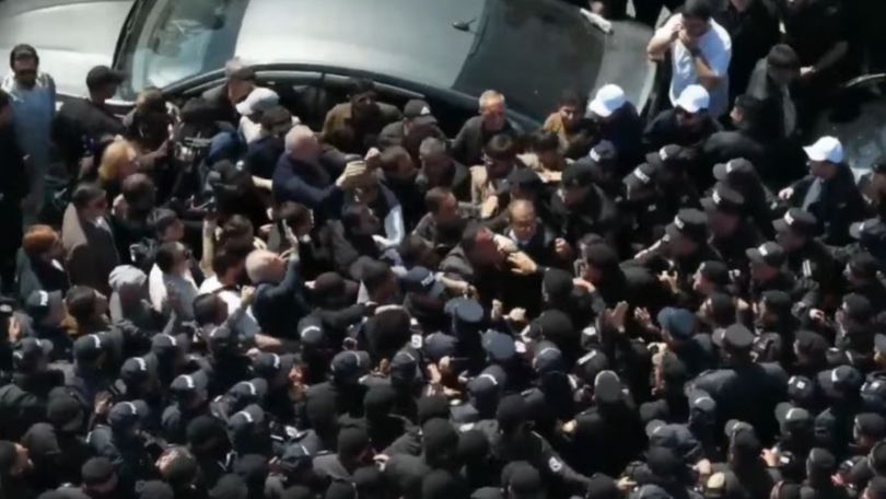 Armenian police detain 17 outside Anti-Corruption Court