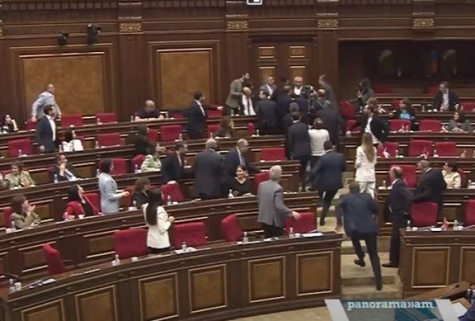 Tensions run high at Armenian parliament session