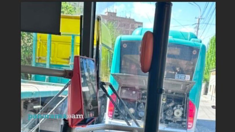Yerevan commuters forced to pay twice after bus breakdown