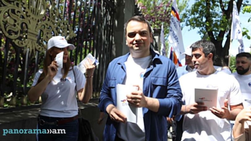 «Ուժեղ Հայաստան»-ը քայլերթ իրականացրեց՝ իրազեկելով այսօր ժամը 19.00-ին Հաղթանակի զբոսայգում կայանալիք հանդիպման մասին