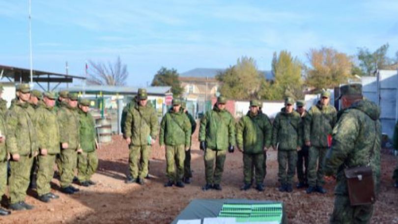 С военнослужащими военной базы ЮВО в Армении провели занятия по переводу техники на летний режим эксплуатации