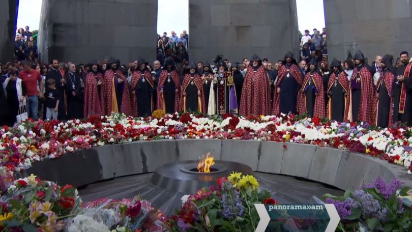 Catholicos Karekin II commemorates Armenian Genocide victims at Tsitsernakaberd