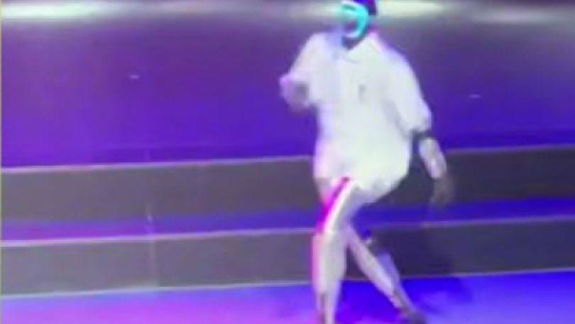 Robot collapses mid-performance while dancing to Billie Jean