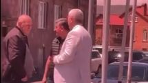 Ивета Тоноян: Гнел Саносян из партии власти длительное время находится на территории избирательного участка и направляет избирателей