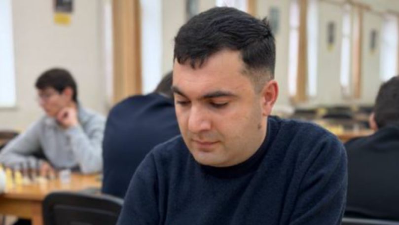Armenia's Sargis Sargissyan solely leads Spain tournament