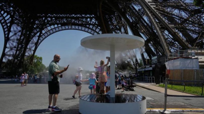 Զբոսաշրջիկները հիասթափված են. Էյֆելյան աշտարակը փակվում է շոգի պատճառով