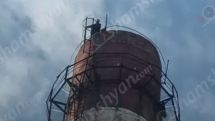 Бюрегаванский «Фидель Кастро»: мужчина угрожает прыгнуть с высоты