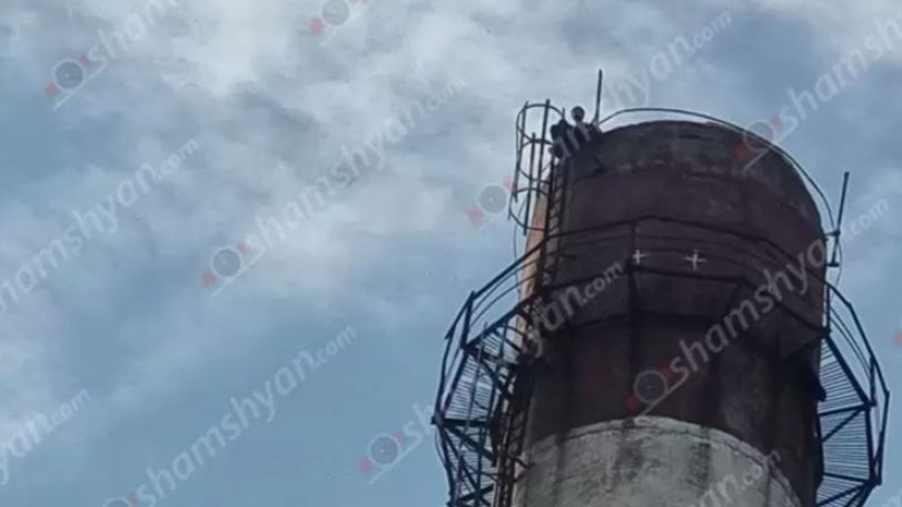 В Бюрегаване «Фиделя Кастро» с 70-метровой башни увезли в психиатрическую больницу