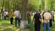 Multi Stone workers resume protest, urge authorities to reopen factory
