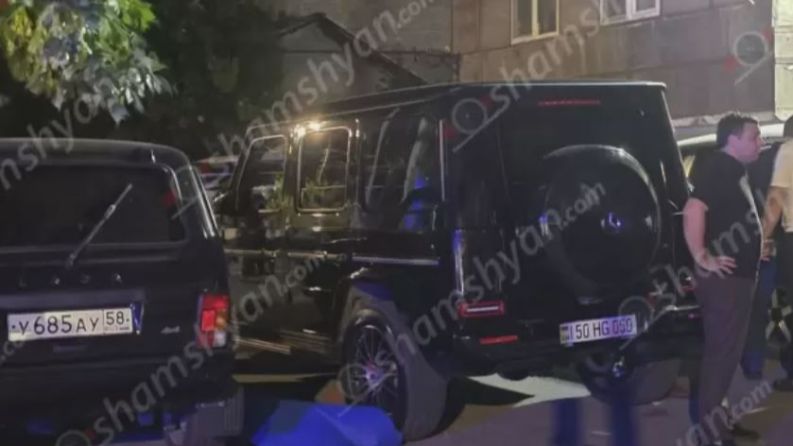 Կրակոցներ՝ Երևանում. կա զոհ. դեպքի վայրում հայտնաբերվել է «Mercedes G» մակնիշի ավտոմեքենա` կրակոցի հետքերով