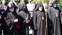 Католикос всех врмян посетил парк Победы в Ереване