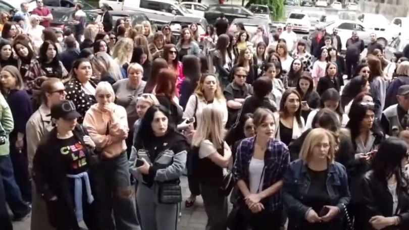 Պուշկինի անվան դպրոցի ծնողներն իրենց մտավախություններ են բարձրաձայնել ԿԳՄՍՆ դիմաց