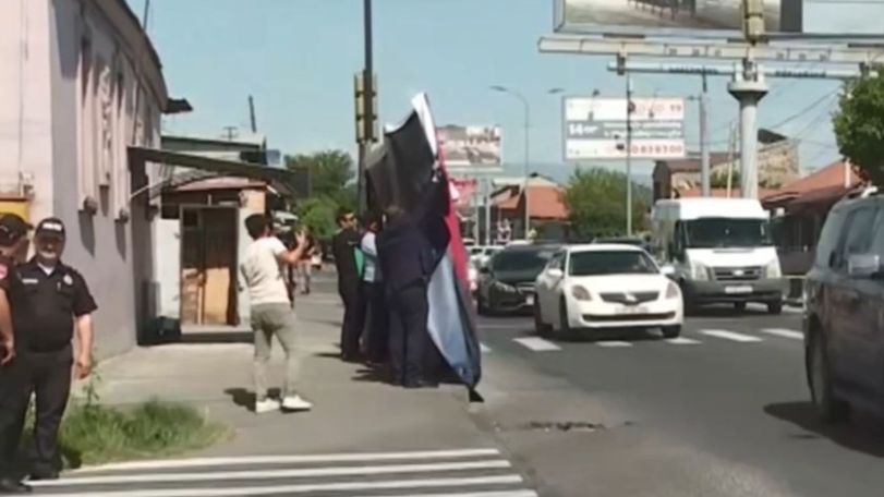 Российские СМИ высмеивают «антироссийских провокаторов» в Ереване, которые перепутали Лаврова с главой МО Ирана