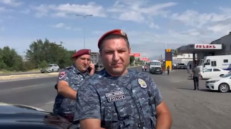 Armenian police officer sacked after assaulting reporter