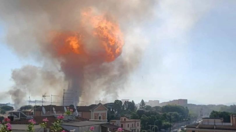 Пожар и взрыв произошли на АЗС в Риме: 21 человек пострадал