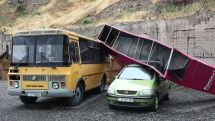 Երևանում և մարզերում ուժեղ քամին վնասներ է հասցրել