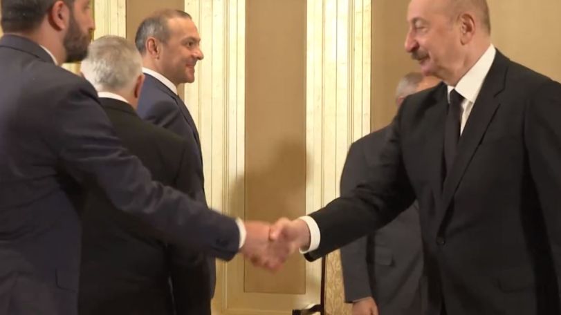 ԱԽՔ Արմեն Գրիգորյանի ժպտերես դեմքը, ով երևի մտքում անընդհատ կրկնում է` «Մարտունին Ադրբեջան է և վե´րջ». Աբրահամյան