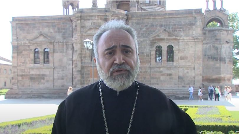 Տաթև Սրբազանը Մայր Աթոռի դեմ հարձակումների մասին խոսելիս հուզվեց