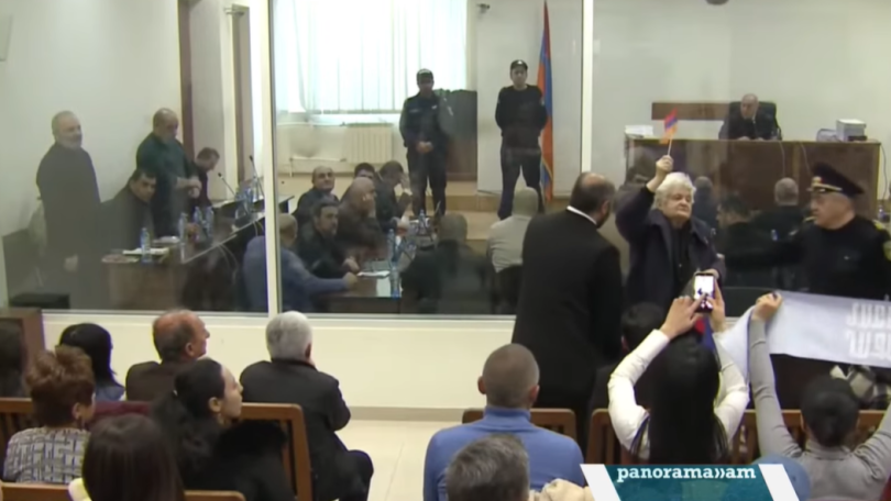 «Позор!» Ходатайство прокурора о продлении ареста архиепископу Баграту Галстаняну возмутило присутствующих в зале суда