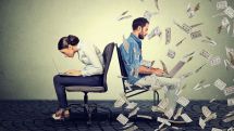 Ученые узнали, нужно ли работникам знать размер зарплат коллег