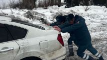 Snowfall strands over 100 vehicles in Armenia