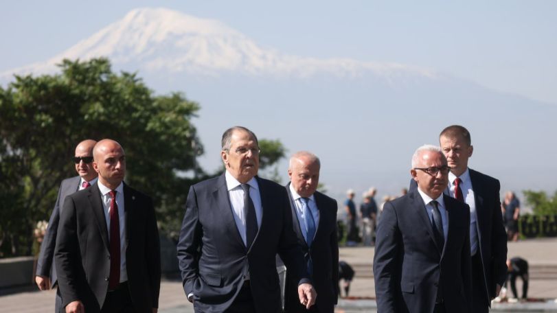 Ռուսաստանն անկեղծորեն հաջողություն է մաղթում Հայաստանին և Ադրբեջանին խաղաղության պայմանագիր կնքելու գործում. Լավրով